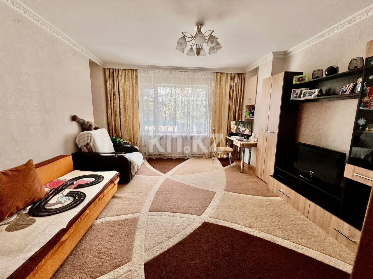 Продажа 2-комнатной квартиры, 65 м², пр. Шахтеров в Караганде