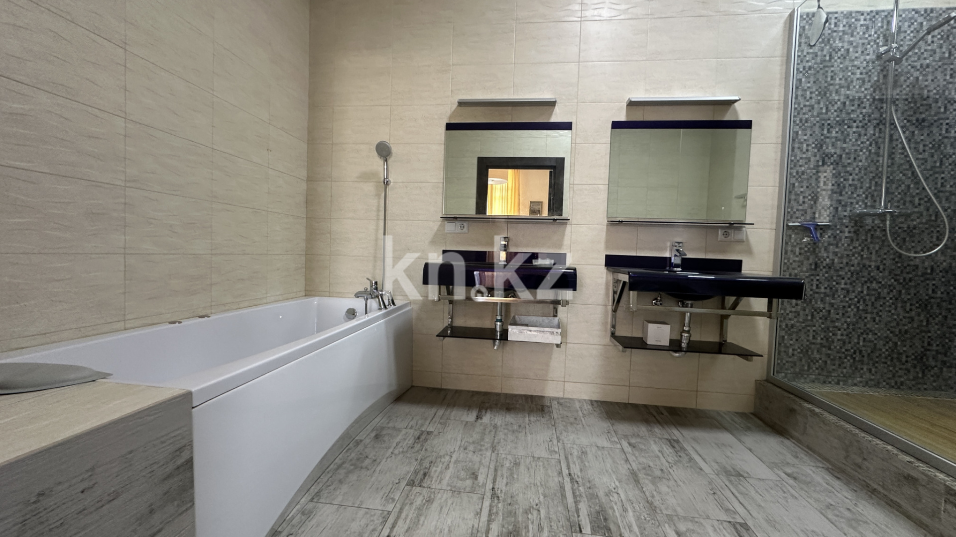 Продажа 5-комнатной квартиры, 295 м² в Алматы - фото 15