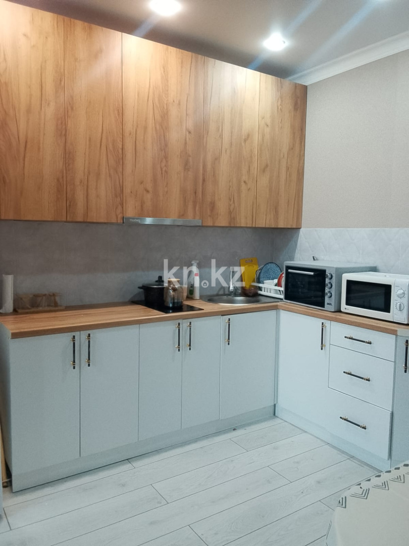 Аренда 1-комнатной квартиры, 40 м² в Астане