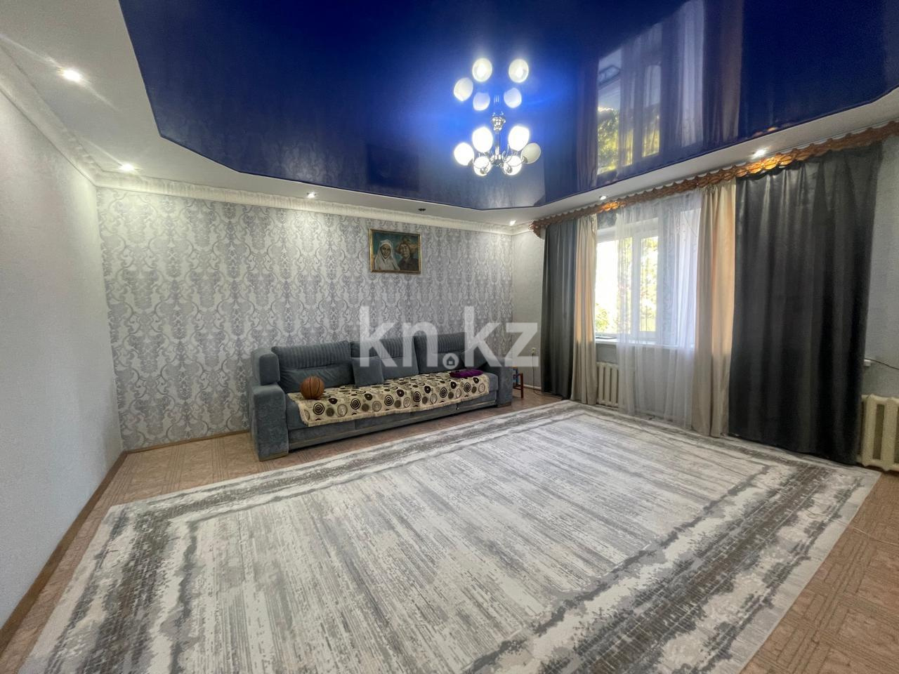 Продажа 5-комнатного дома, 271 м², ул. Жакана Смакова в Караганде