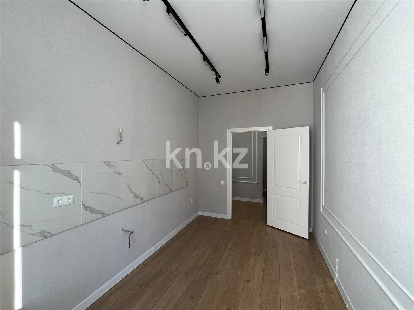 Продажа 2-комнатной квартиры, 65 м², ул. Казыбек би в Астане - фото 5