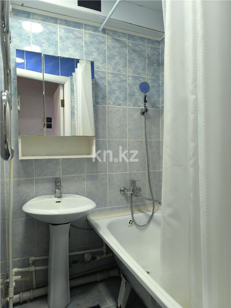 Продажа 3-комнатной квартиры, 46 м², ул. Муканова в Караганде - фото 10