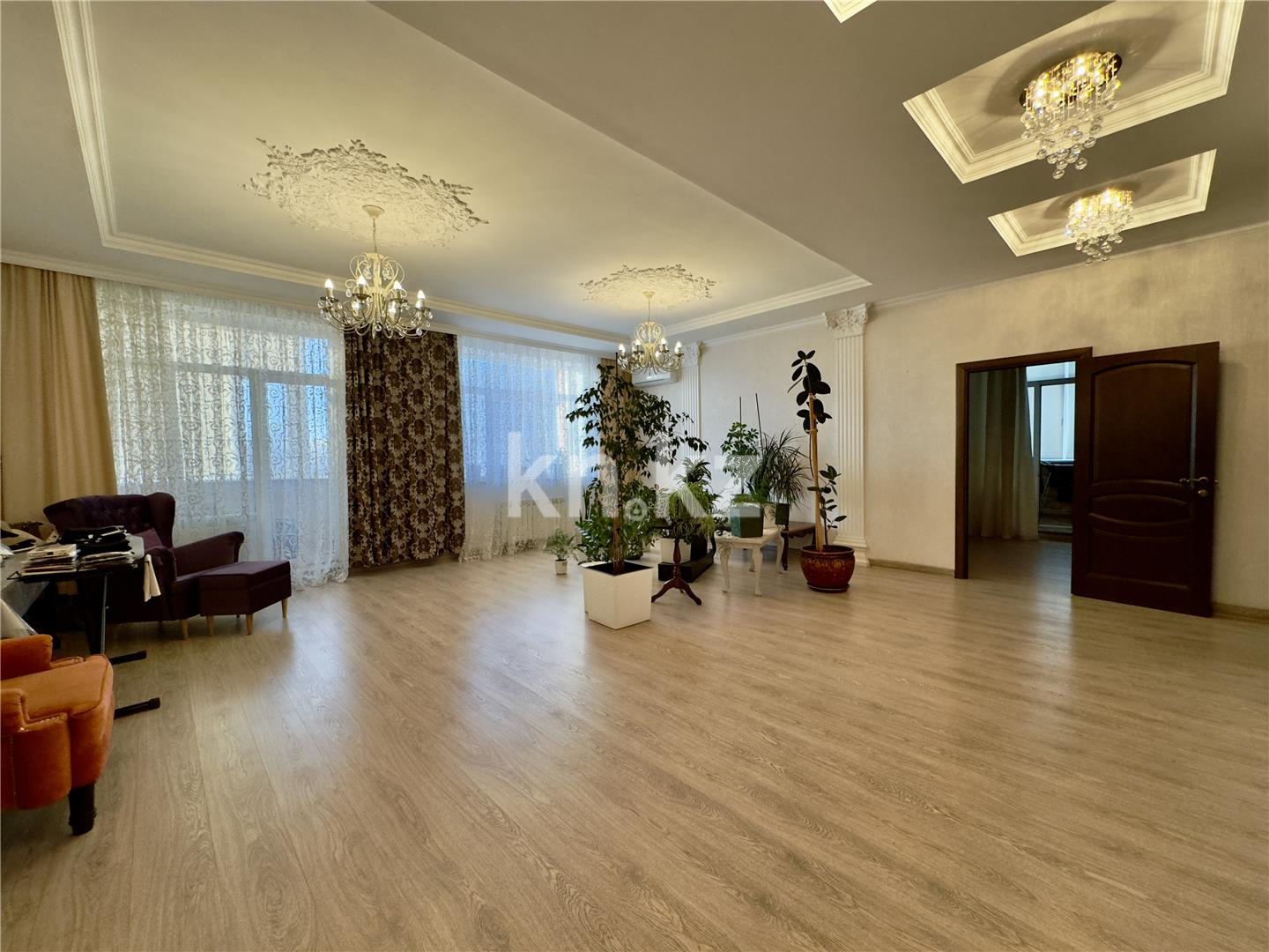 Продажа 5-комнатной квартиры, 217 м², ул. Аманжолова, дом  41 в Караганде - фото 7