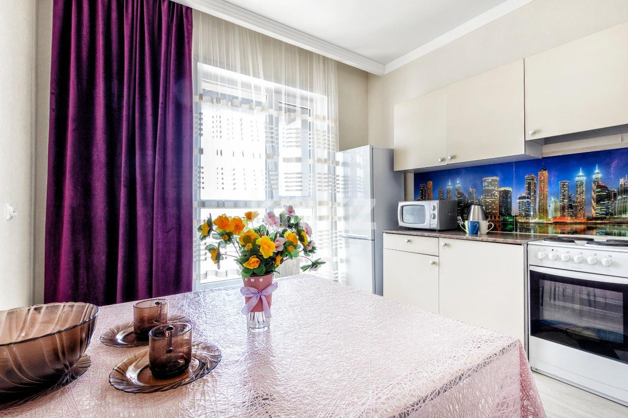 Аренда 1-комнатной квартиры посуточно, 50 м², пр. Кабанбай батыра, дом  29 - ул. Сыганак в Астане