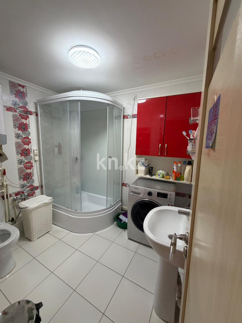 Продажа 4-комнатной квартиры, 80 м², пр. Строителей в Караганде - фото 8