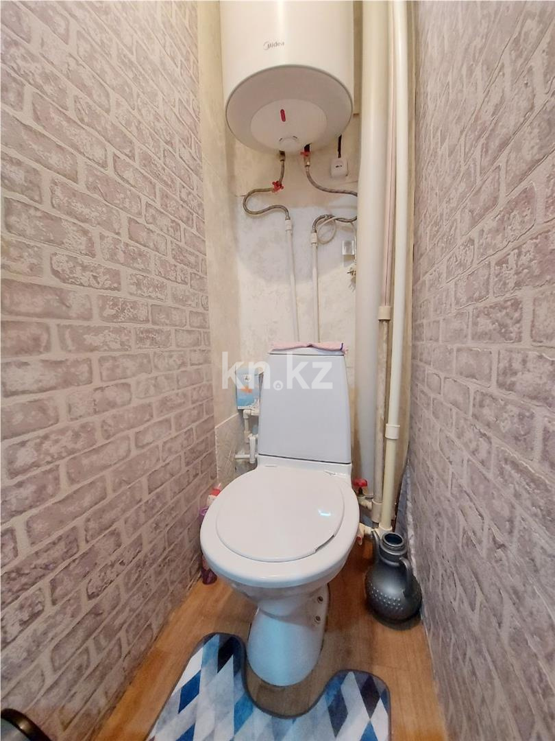 Продажа 2-комнатной квартиры, 54 м², 15 мкр., дом  37 в Караганде - фото 10