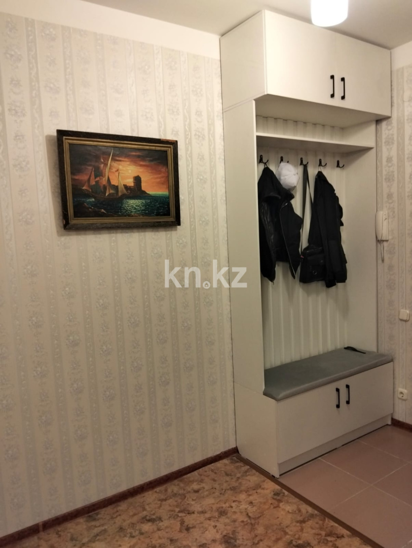 Аренда 3-комнатной квартиры, 70 м², ул. Достык, дом  5 в Астане