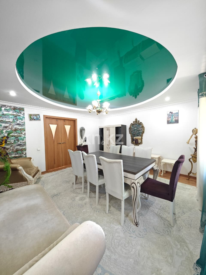Продажа 4-комнатной квартиры, 100 м² в Караганде