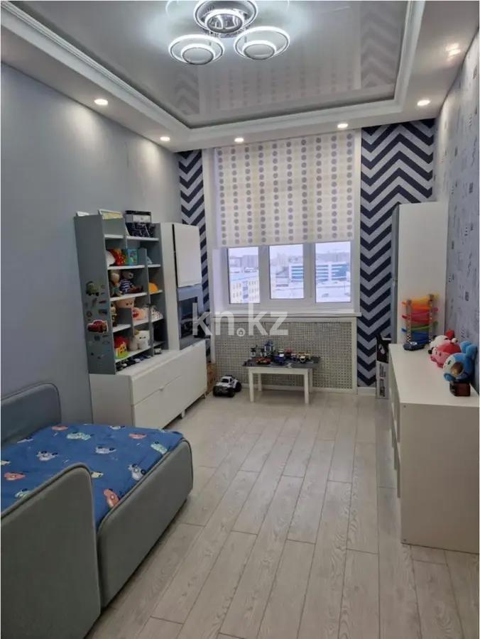 Продажа 4-комнатной квартиры, 117 м², ул. Омарова, дом  27 в Астане - фото 3