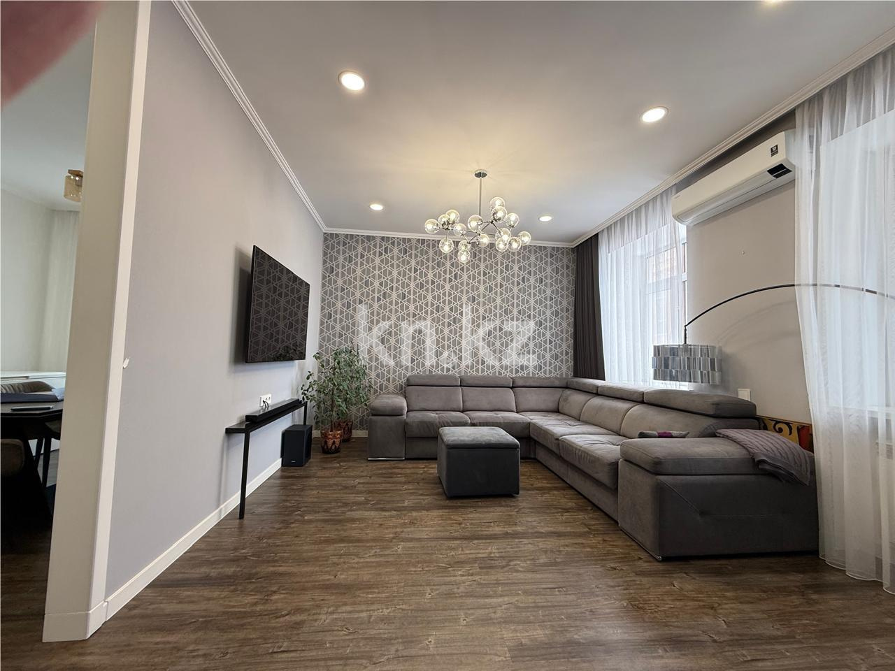 Продажа 4-комнатной квартиры, 105 м² в Караганде