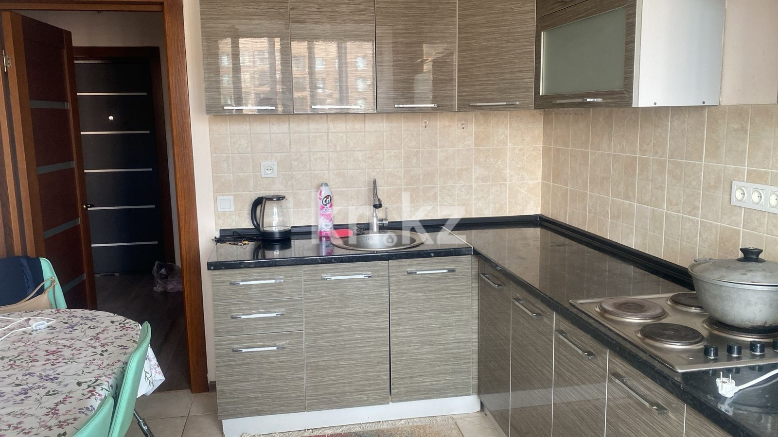 Аренда 1-комнатной квартиры, 40 м², ул. Нарикбаева, дом  9 в Астане