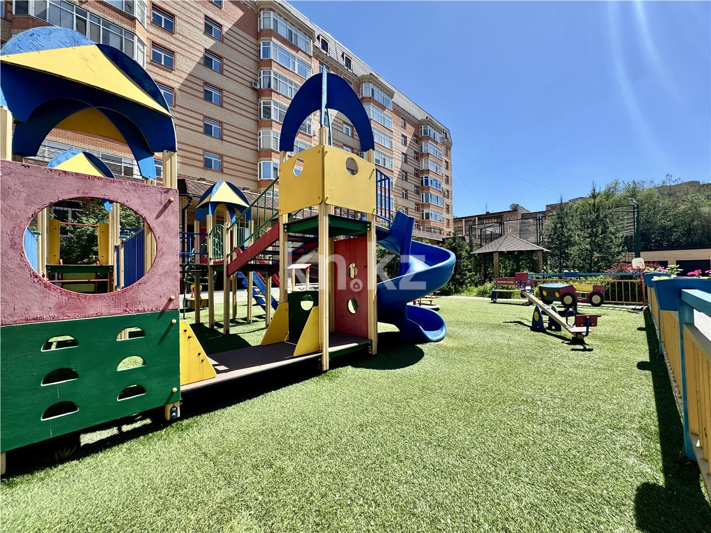 Продажа 3-комнатной квартиры, 160 м², ул. Аманжолова, дом  41 в Караганде - фото 48