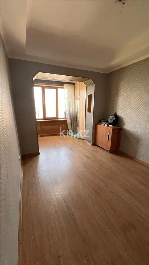Продажа 3-комнатной квартиры, 74 м², мкр. Аксай-1, дом  4 в Алматы - фото 3