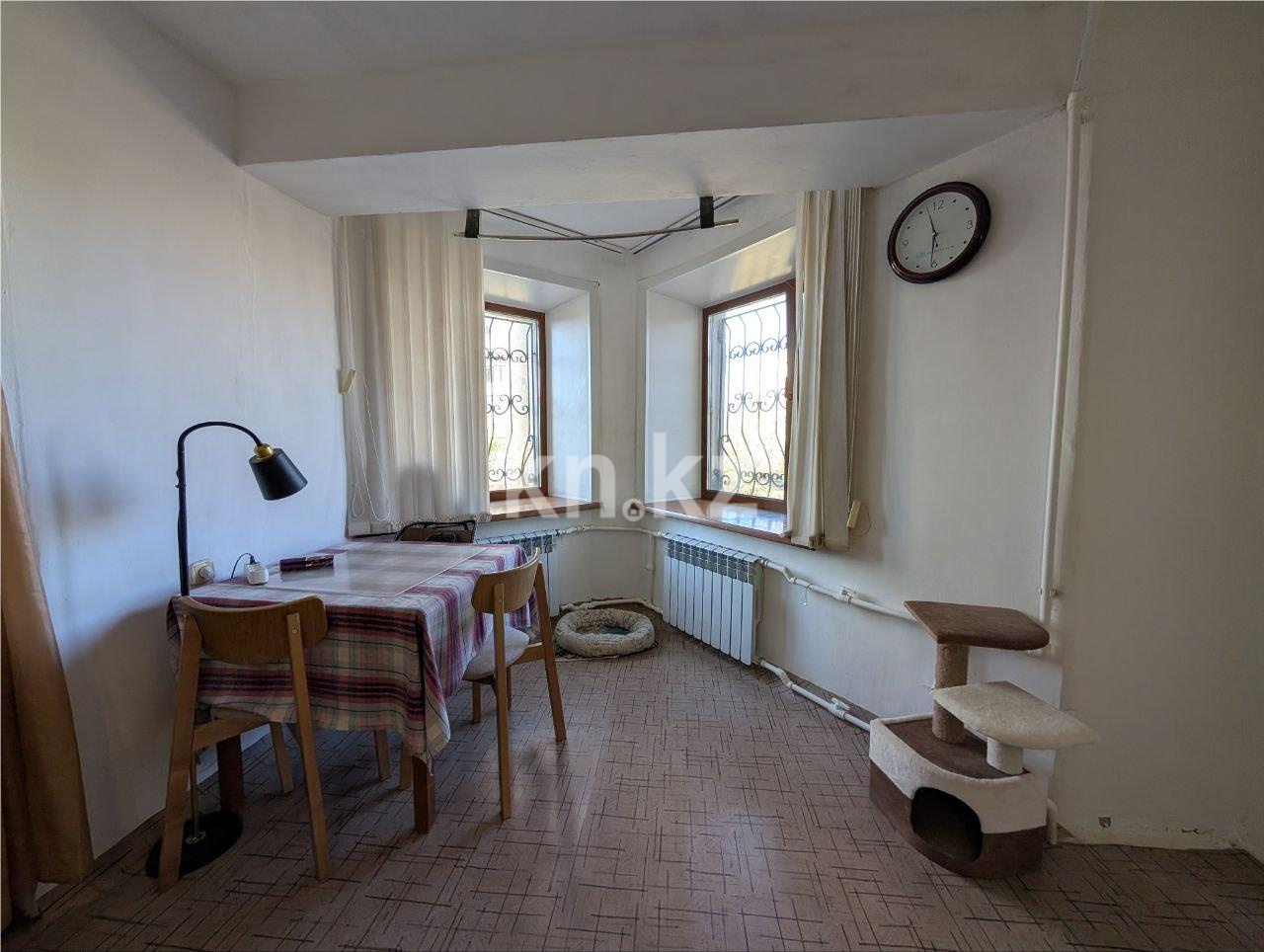 Продажа 3-комнатной квартиры, 61 м², мкр-н Восток-3, дом  9 в Караганде - фото 2