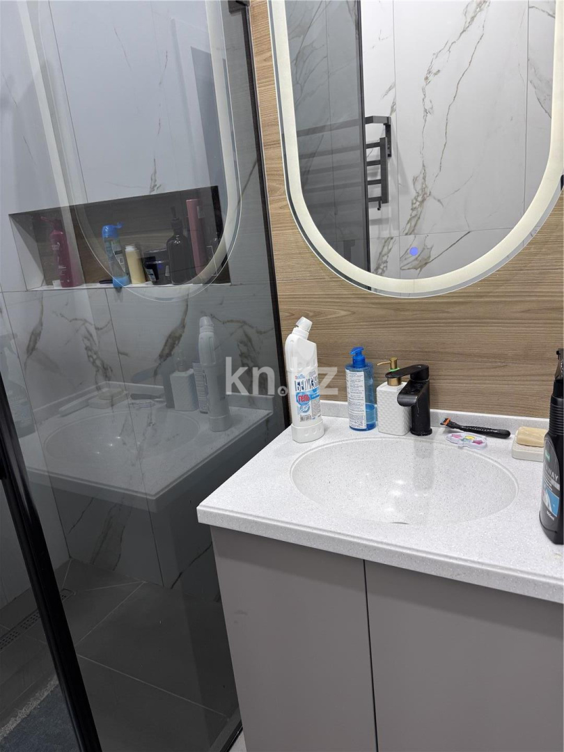 Продажа 3-комнатной квартиры, 100 м², ул. Муканова в Караганде - фото 9