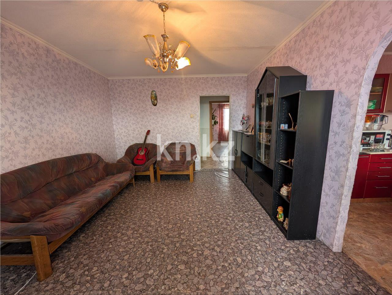 Продажа 3-комнатной квартиры, 63 м², мкр. Мамраева (Восток-5), дом  22 в Караганде - фото 2