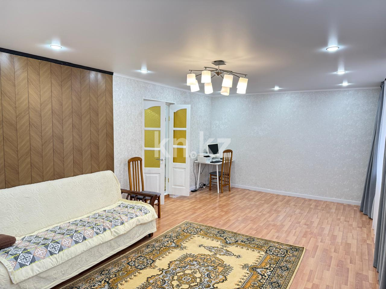 Продажа 3-комнатной квартиры, 106 м², ул. Муканова, дом  15 в Караганде - фото 4