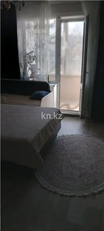 Продажа 2-комнатной квартиры, 54 м², 3 мкр., дом  5а в Алматы - фото 2