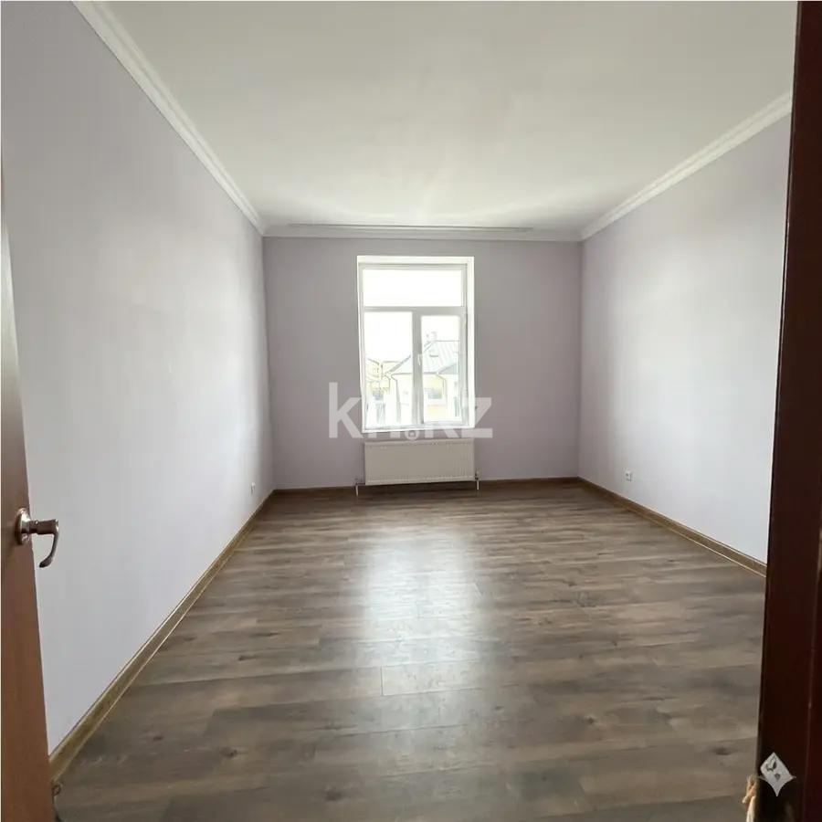 Продажа 4-комнатной квартиры, 228.6 м² в Астане - фото 2