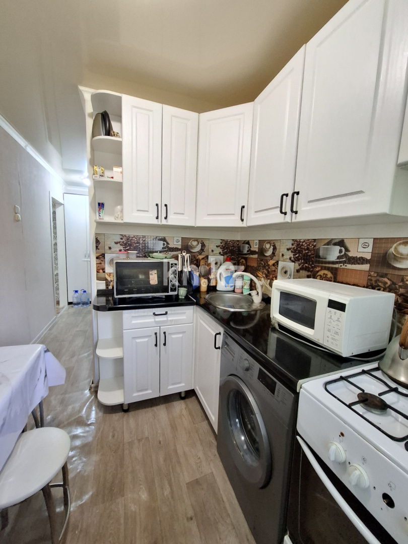 Продажа 2-комнатной квартиры, 45 м², 2 квартал, дом  18 в Караганде - фото 3