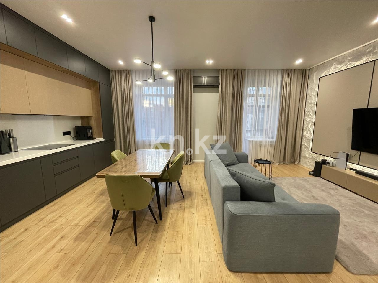 Продажа 3-комнатной квартиры, 90 м² в Караганде