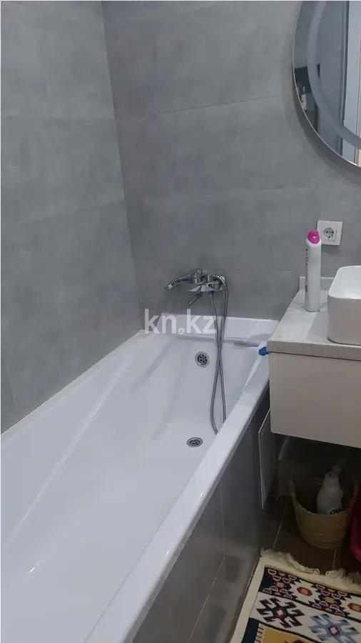 Продажа 1-комнатной квартиры, 32 м², пр. Аль-Фараби, дом  76 в Астане - фото 2