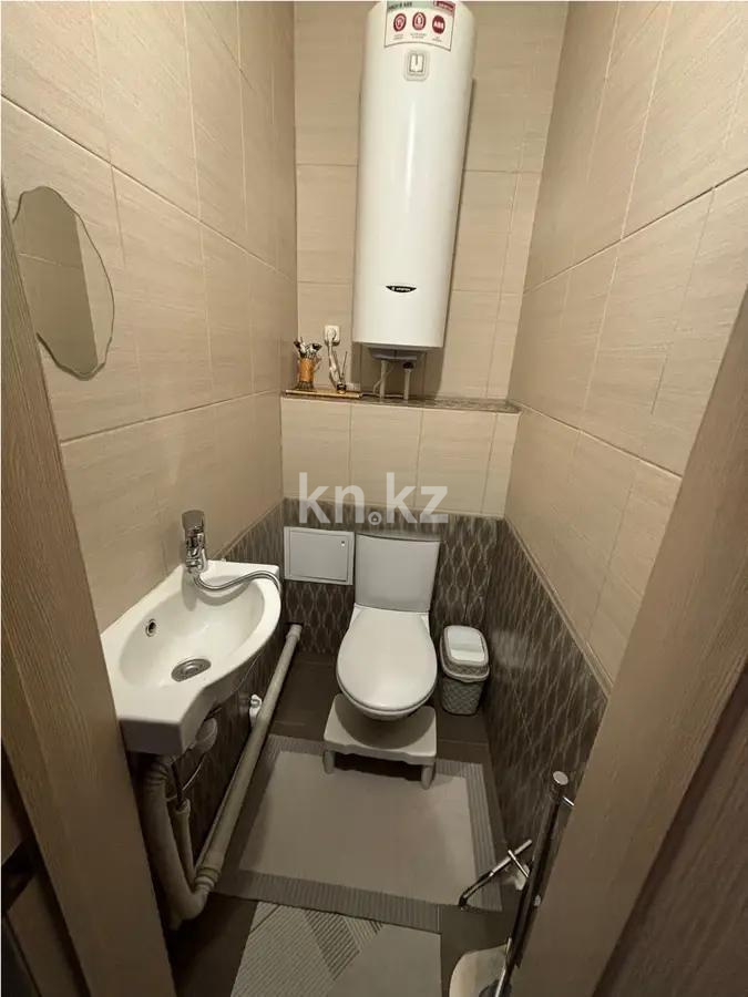 Продажа 3-комнатной квартиры, 65 м², пр. Шахтеров, дом  60 в Караганде - фото 4