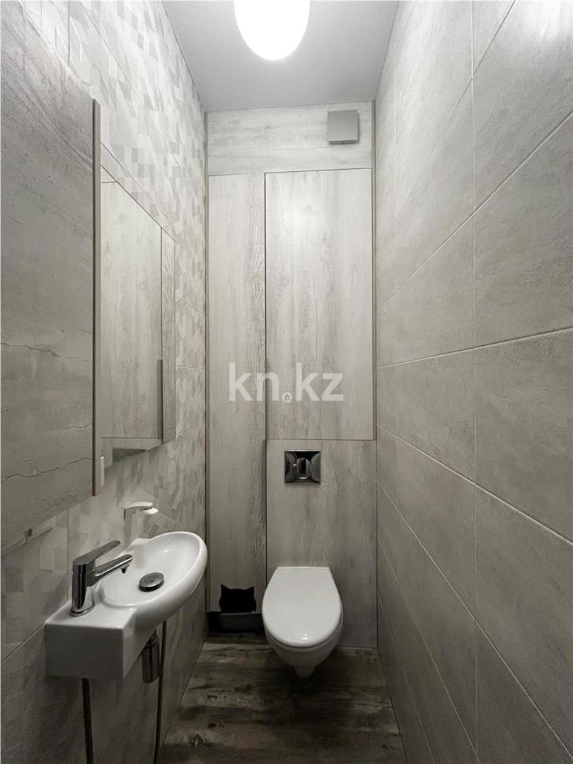 Продажа 3-комнатной квартиры, 95 м², ул. Муканова в Караганде - фото 10