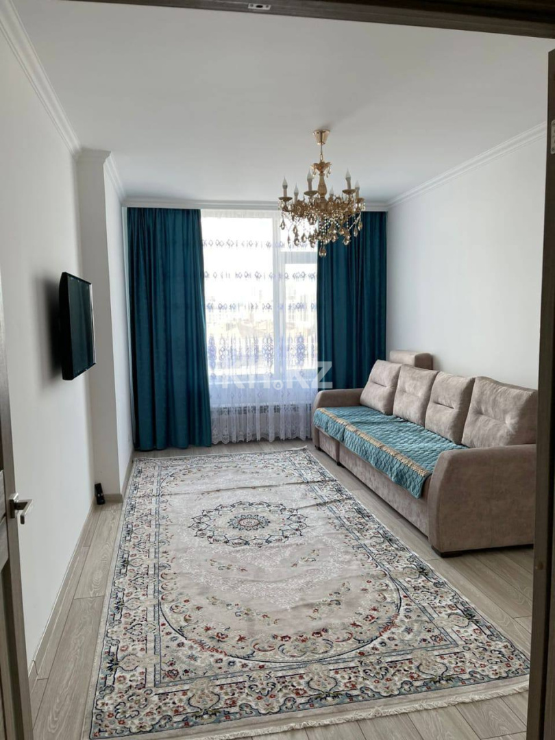 Аренда 1-комнатной квартиры, 40 м², ул. Онгарсыновой, дом  6 в Астане