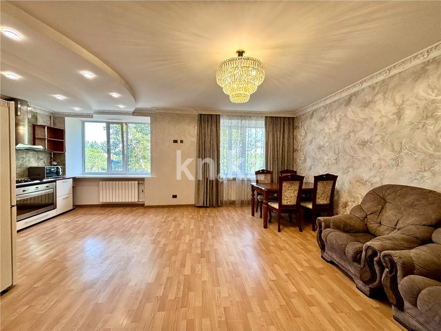Продажа 4-комнатной квартиры, 101 м² в Караганде