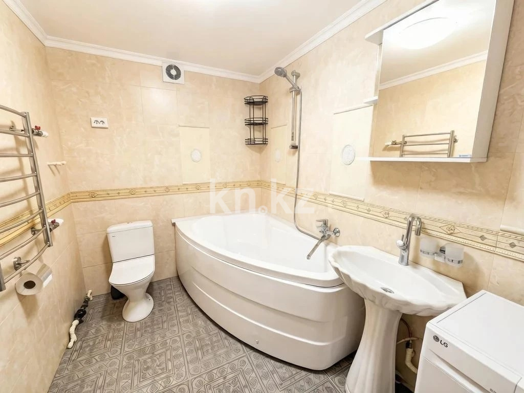 Продажа 3-комнатной квартиры, 93.4 м² в Караганде - фото 9