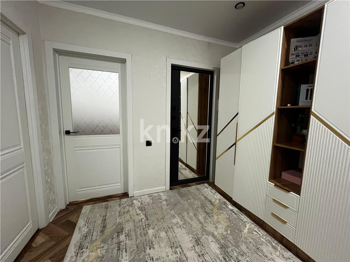 Продажа 3-комнатной квартиры, 65 м², мкр-н Голубые Пруды в Караганде - фото 10