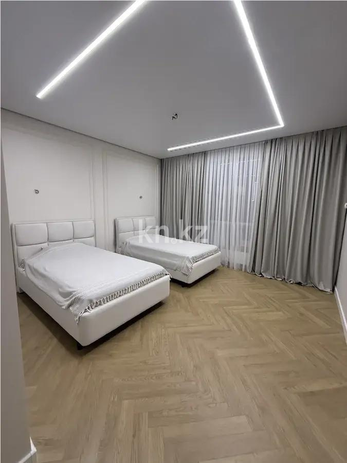 Продажа 4-комнатной квартиры, 127 м², пр. Аль-Фараби, дом  27/3 в Алматы - фото 3