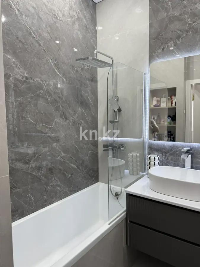 Продажа 2-комнатной квартиры, 62 м², ул. Курмангазы, дом  97 в Алматы - фото 3