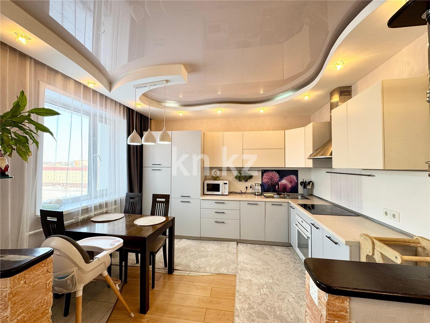 Продажа 2-комнатной квартиры, 58 м², пр. Шахтеров, дом  74 в Караганде - фото 2
