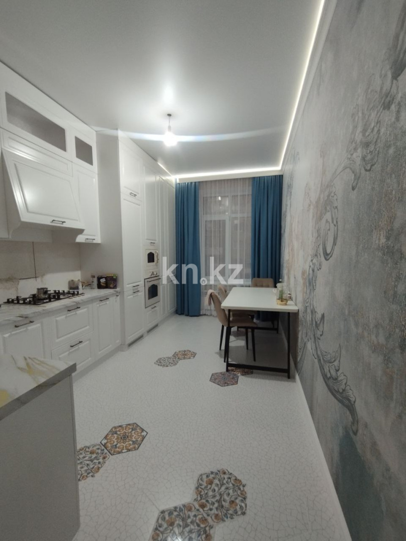 Продажа 2-комнатной квартиры, 72.3 м², ул. Алии Молдагуловой в Уральске - фото 12