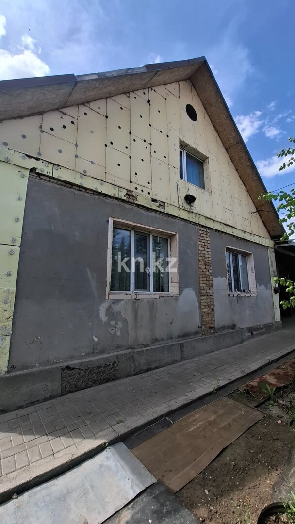 Продажа 5-комнатного дома, 300 м² в Караганде
