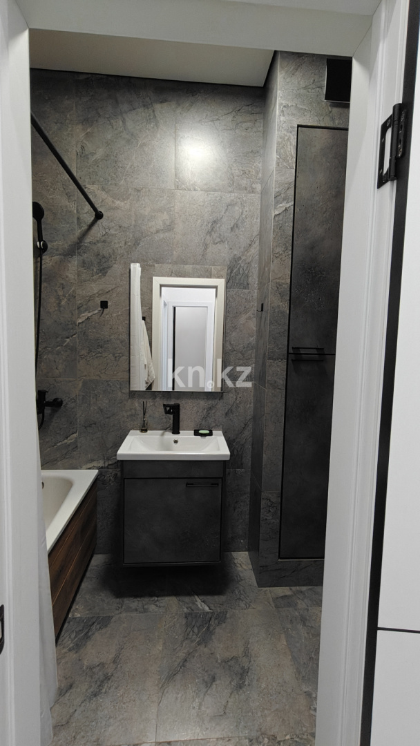 Продажа 1-комнатной квартиры, 40 м², пр. Шахтеров, дом  20/4 в Караганде - фото 10