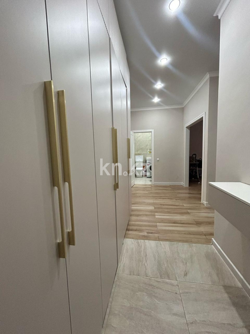 Продажа 3-комнатной квартиры, 89 м², ул. Букетова, дом  3/3 в Караганде - фото 12