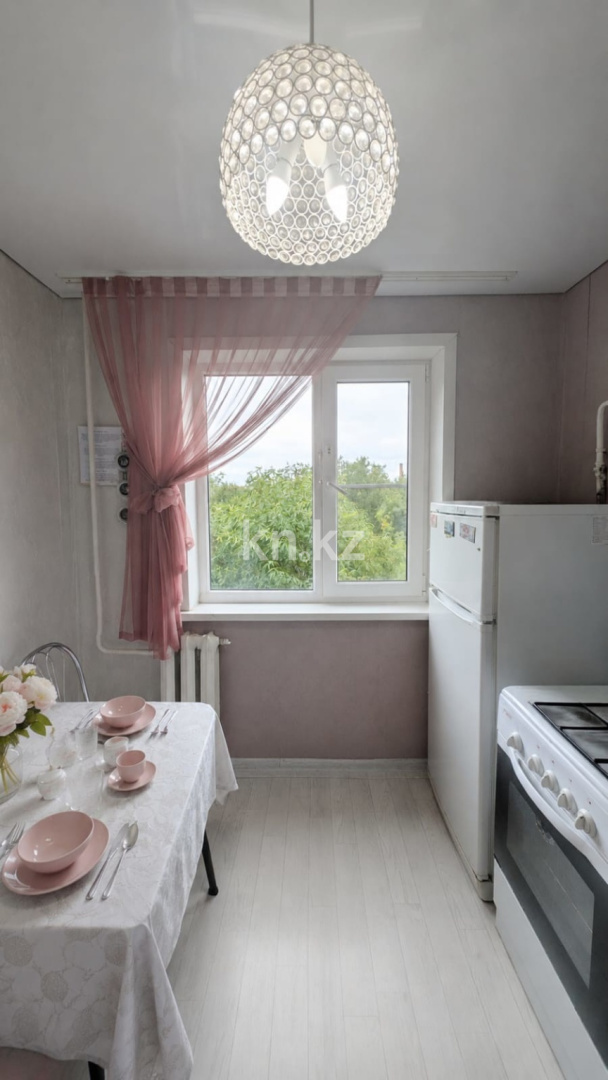 Продажа 3-комнатной квартиры, 63 м² в Уральске - фото 2