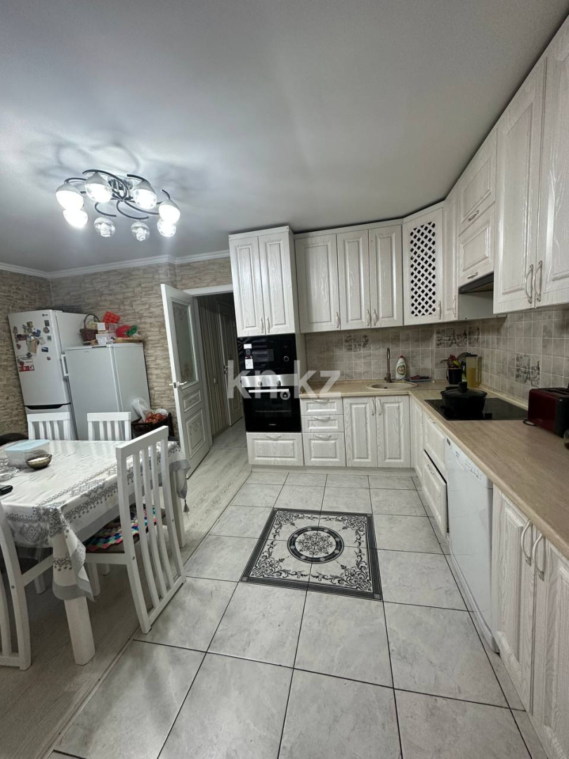 Продажа 4-комнатной квартиры, 120 м² в Караганде