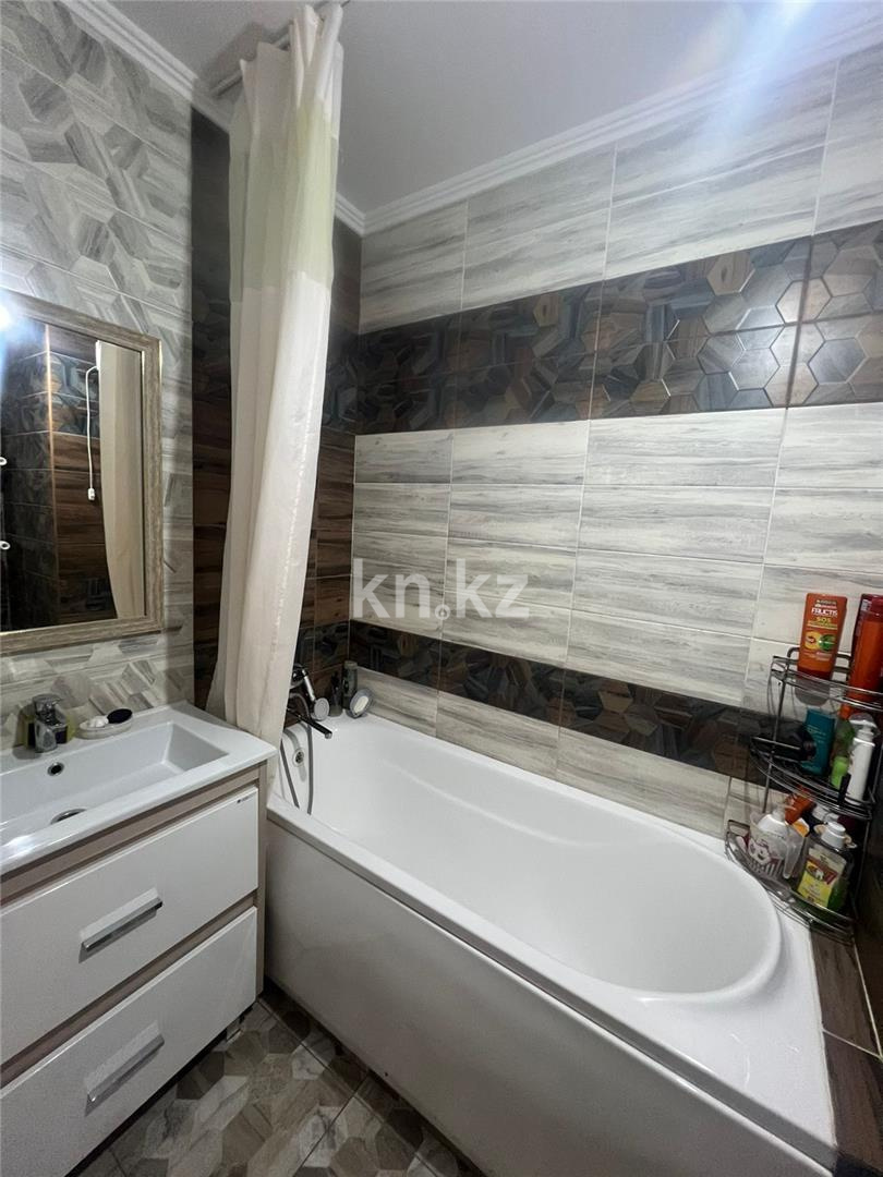 Продажа 2-комнатной квартиры, 70 м², мкр-н Шапагат, дом  8 в Караганде - фото 11