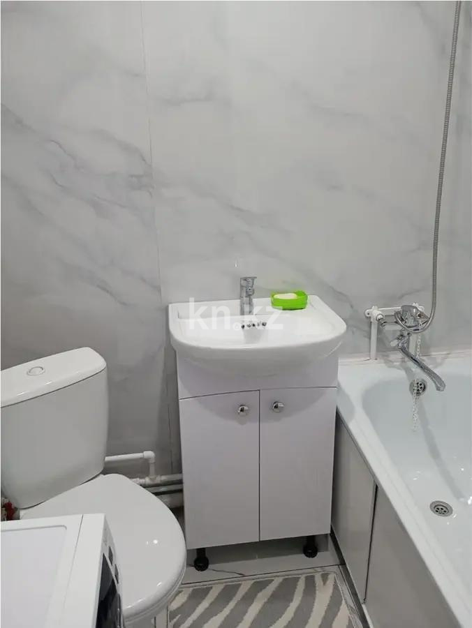 Продажа 1-комнатной квартиры, 30 м², 13 мкр., дом  20 в Караганде - фото 4