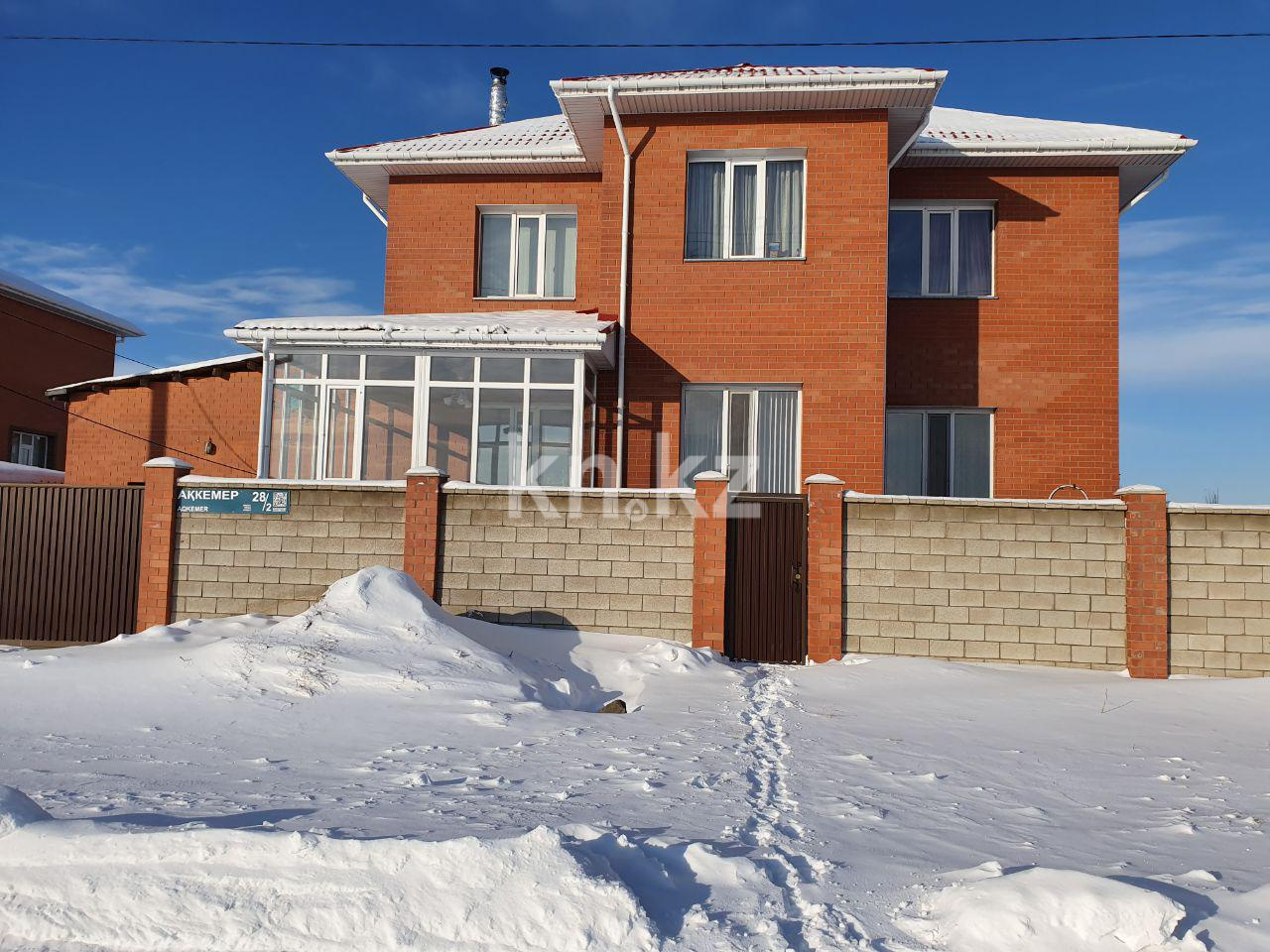 Продажа 6-комнатного дома, 370 м², ул. Аккемер, дом  28/2 в Астане