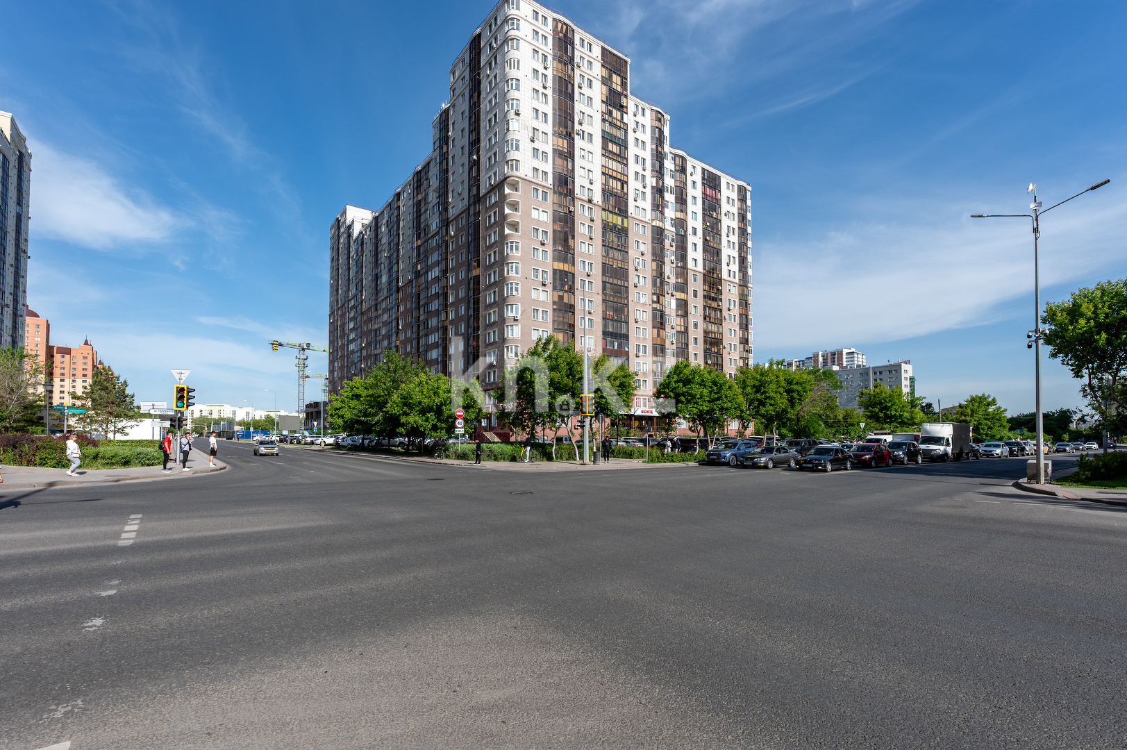 Продажа 2-комнатной квартиры, 70 м², ул. Кенесары, дом  52 в Астане - фото 2