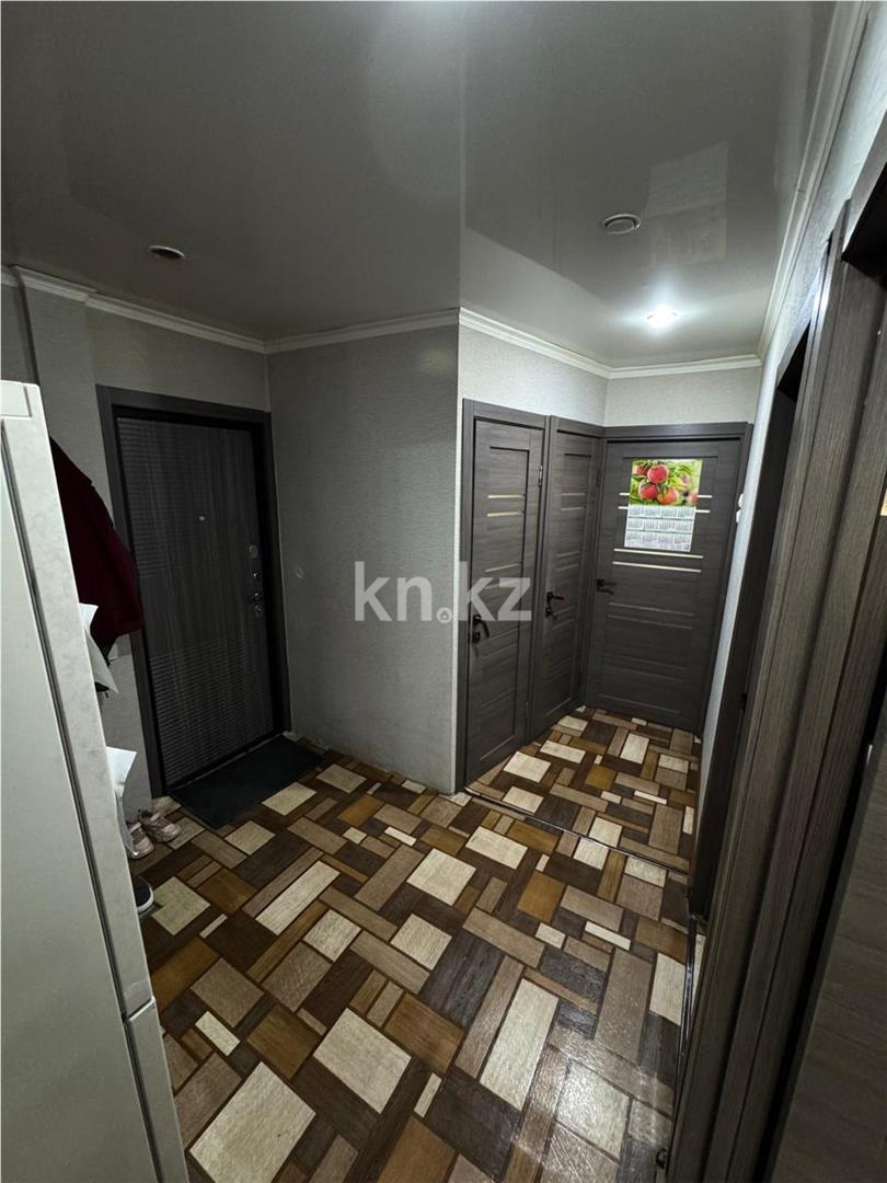 Продажа 3-комнатной квартиры, 62 м², 22 мкр. в Караганде - фото 10