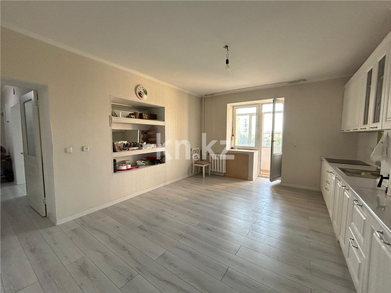 Продажа 4-комнатной квартиры, 122 м², ул. Отырар в Астане - фото 2