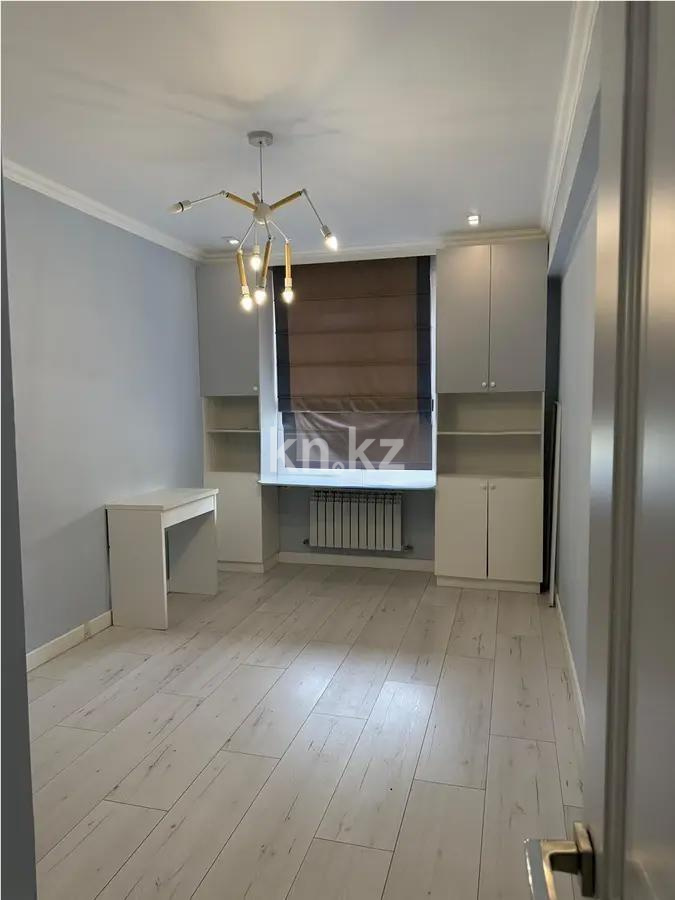 Продажа 4-комнатной квартиры, 137 м², мкр-н 8, дом  41/6 в Алматы - фото 4