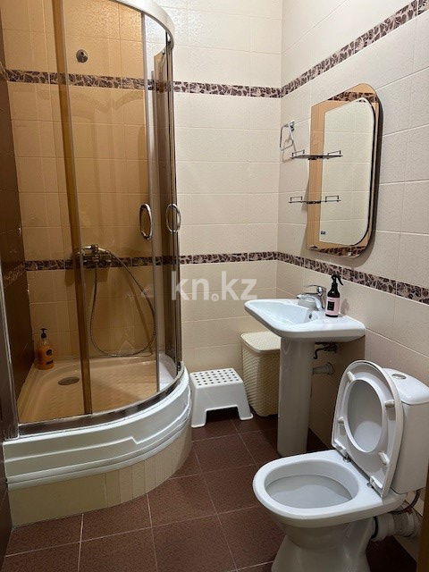 Аренда 4-комнатной квартиры, 150 м², ул. Достык, дом  1 в Астане - фото 6