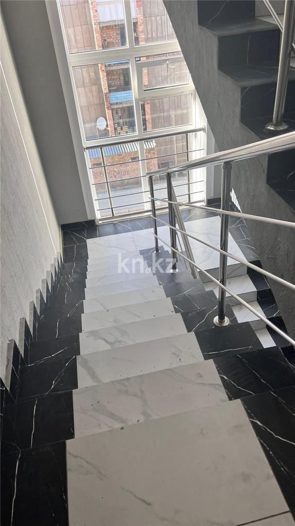 Продажа 2-комнатной квартиры, 65 м², ул. Муканова в Караганде - фото 6